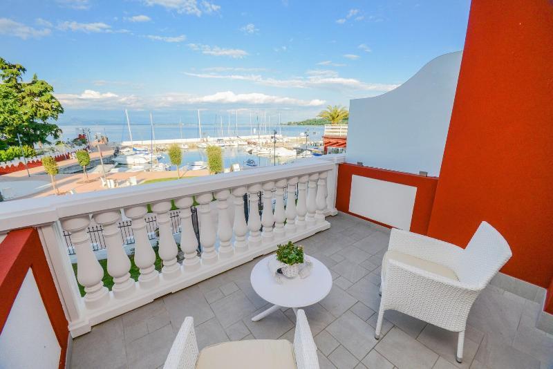 Garuti Hotel 4*